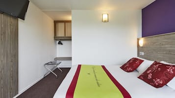 Habitación estándar, 1 cama matrimonial | Escritorio, cunas gratuitas, camas extra y wifi gratis