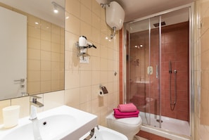Double Room | Bathroom | Shower, hair dryer, towels
