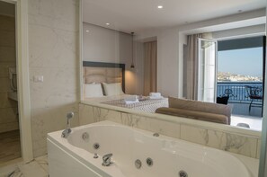 Superior Suite, Sea View | Bathroom shower - Vila Kalcuni (Sarandë)