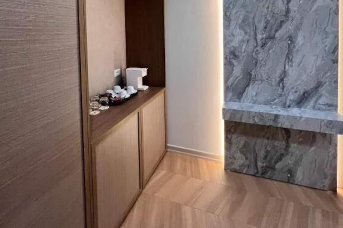 Family Room | Hypo-allergenic bedding, in-room safe, desk, blackout curtains