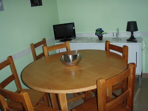 Studio (for 2-4 people) | Restauration dans la chambre