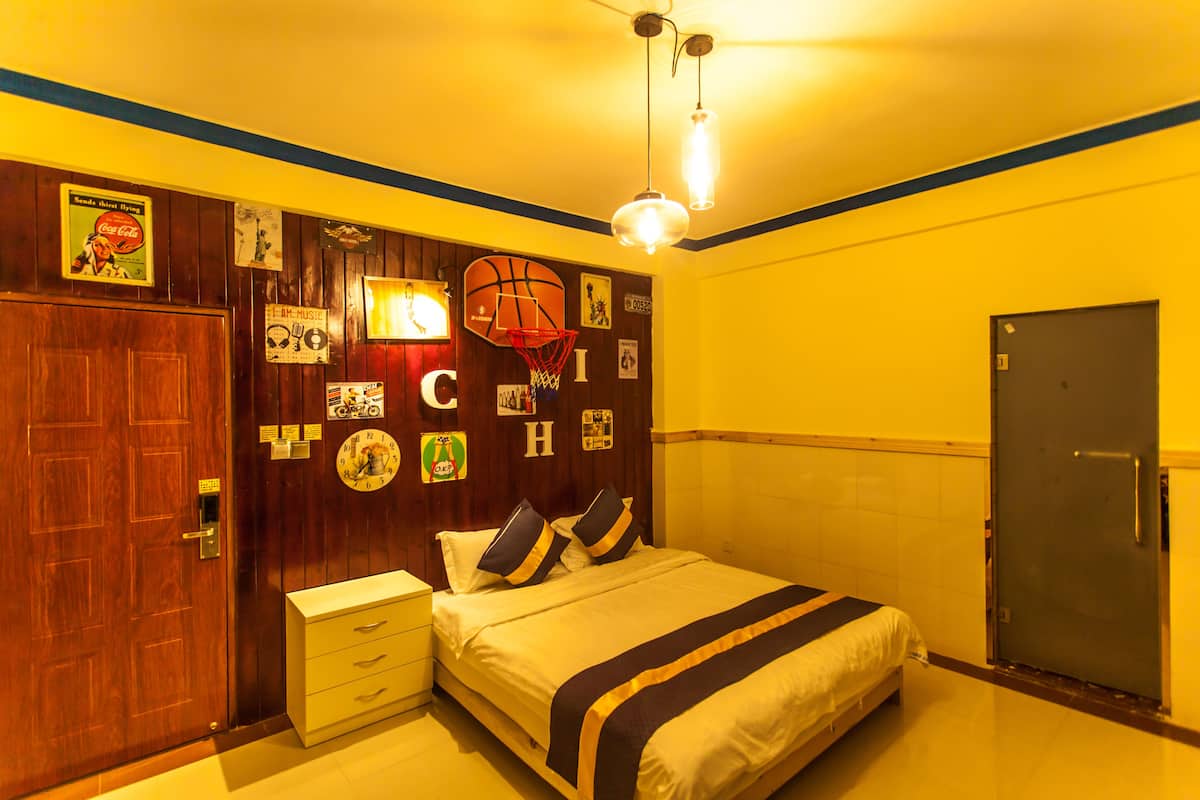 Basic King Room