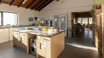 Fridge, microwave