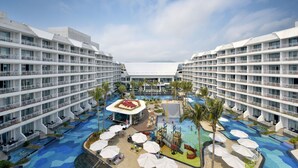 Front of property - Palace Resort Yalong Bay Sanya (Sanya)