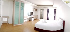 Desk, free WiFi, bed sheets