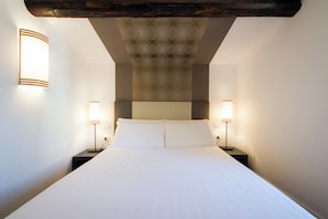 1 bedroom, premium bedding, down comforters, Tempur-Pedic beds