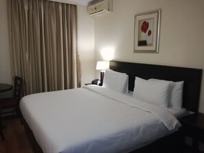 Desk, free WiFi - Regal Inn Ballito (Ballito)