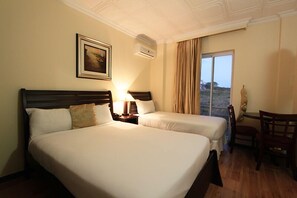 Desk, free WiFi - Regal Inn Ballito (Ballito)