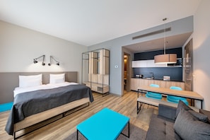 Quarto casal ou duplo superior, cozinha americana | Cozinha privada | Geladeira, micro-ondas, cafeteira/chaleira, chaleira elétrica