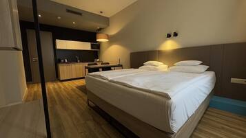 Standard Double or Twin Room, Kitchenette | Hypo-allergenic bedding, Select Comfort beds, individually decorated