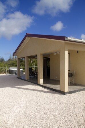 Front of property - Holiday House Bonaire (Kralendijk)