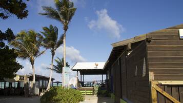 Beach nearby, beach bar