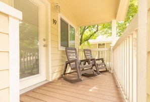 Terrace/patio - Austin Lone Star RV Resort (Austin)