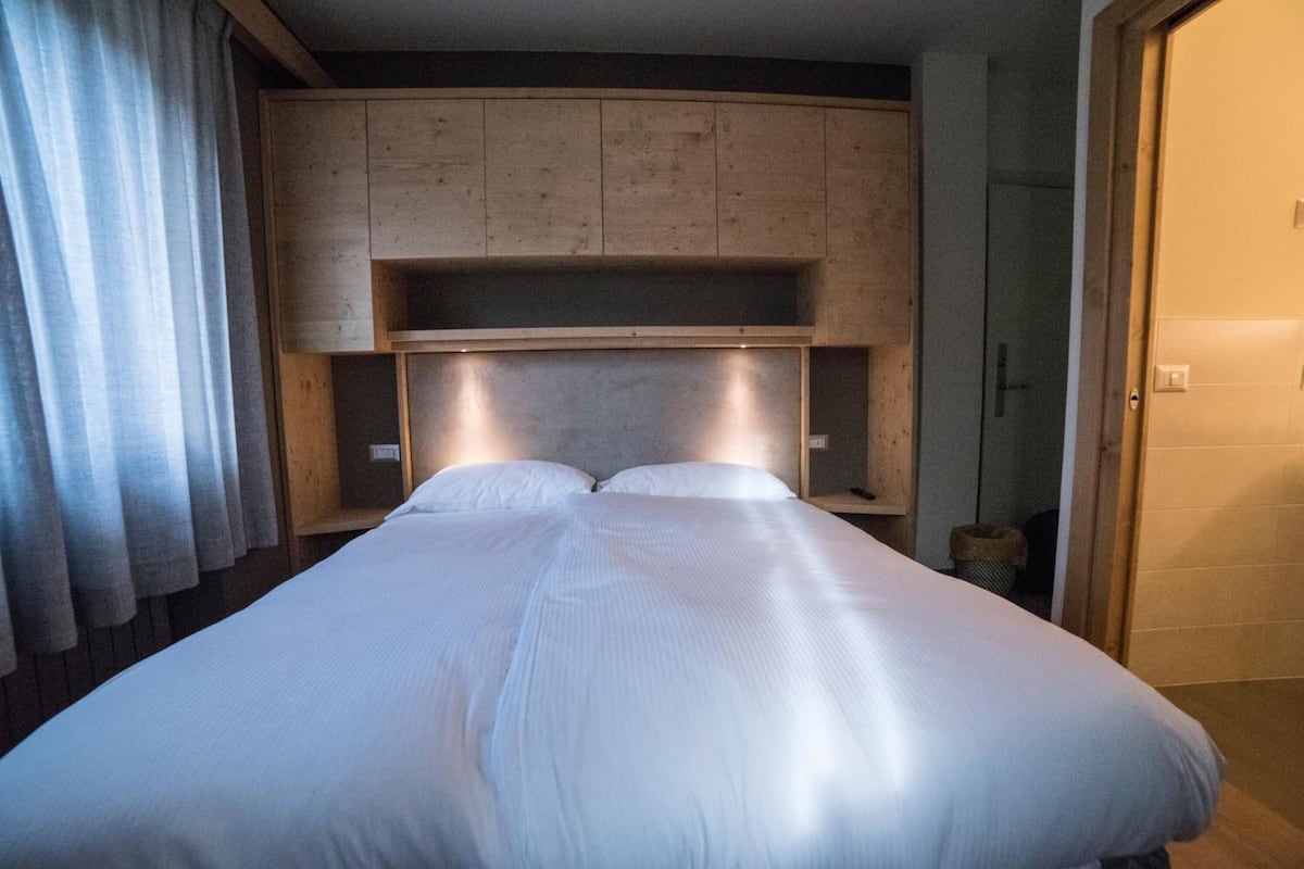 in-room safe, desk, free wifi