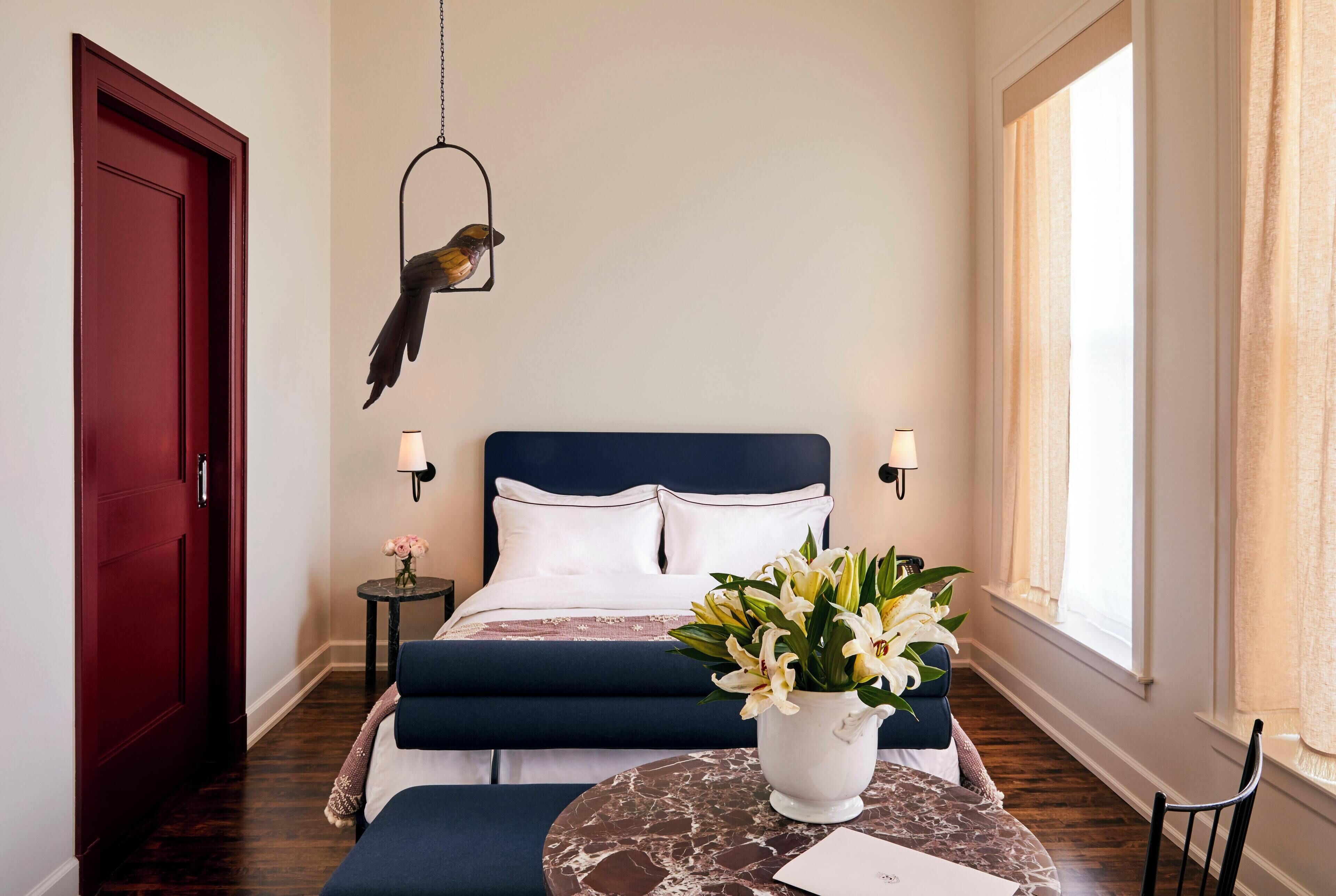 Rum - 1 queensize-säng - rullstolsanpassad dusch | Italienska Frette-lakan och sängtillbehör av högsta kvalitet