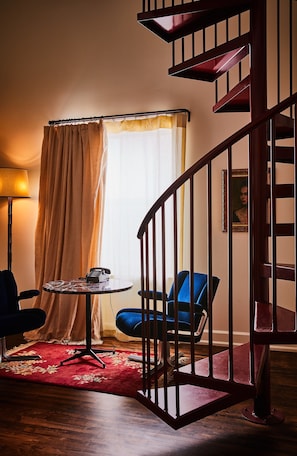 Chamber Suite, 1 Queen Bed | Frette Italian sheets, premium bedding, pillowtop beds, minibar