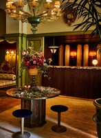 Mostrador de check-in y check-out