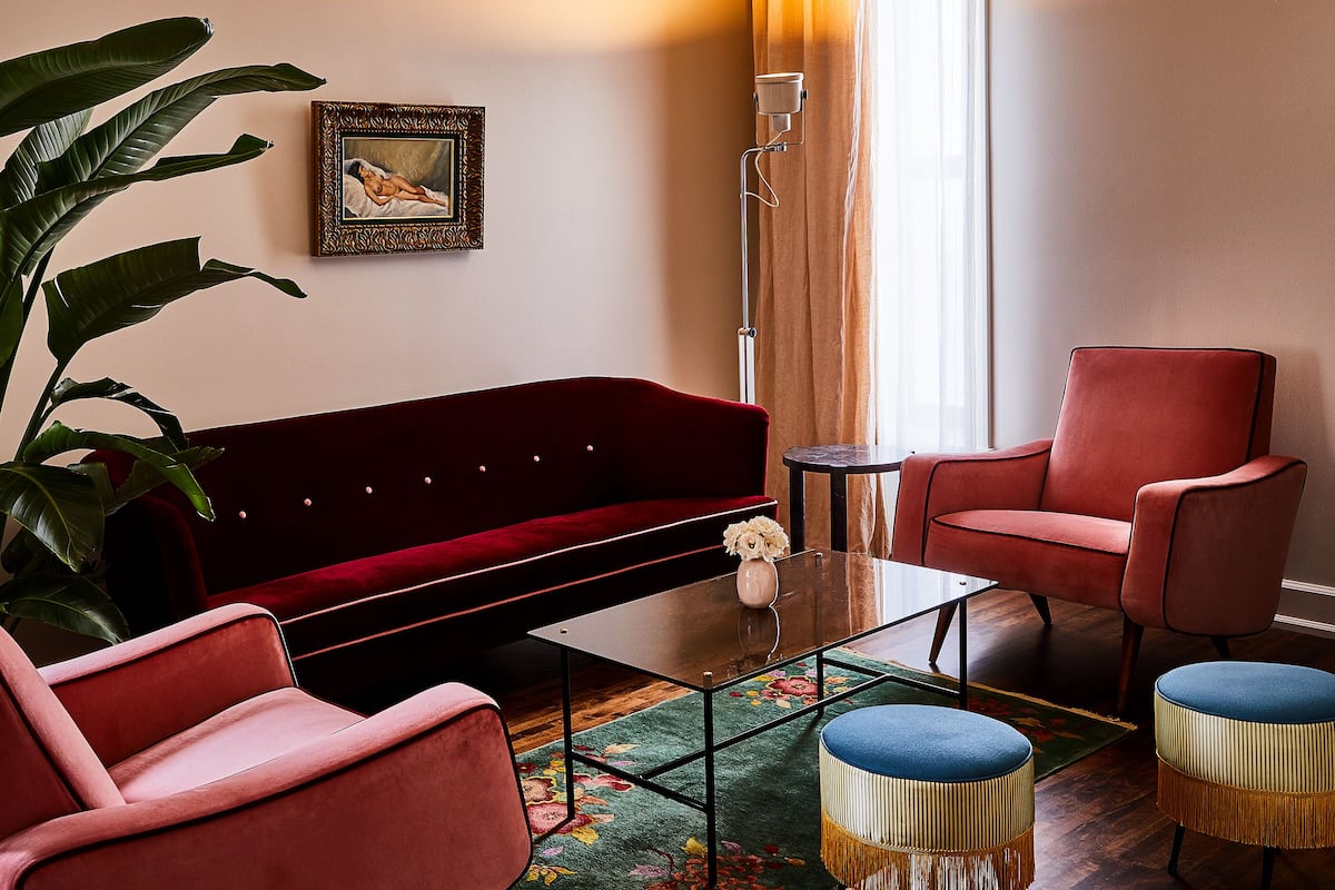 Parlor Suite, 1 King Bed | Frette Italian sheets, premium bedding, pillowtop beds, minibar