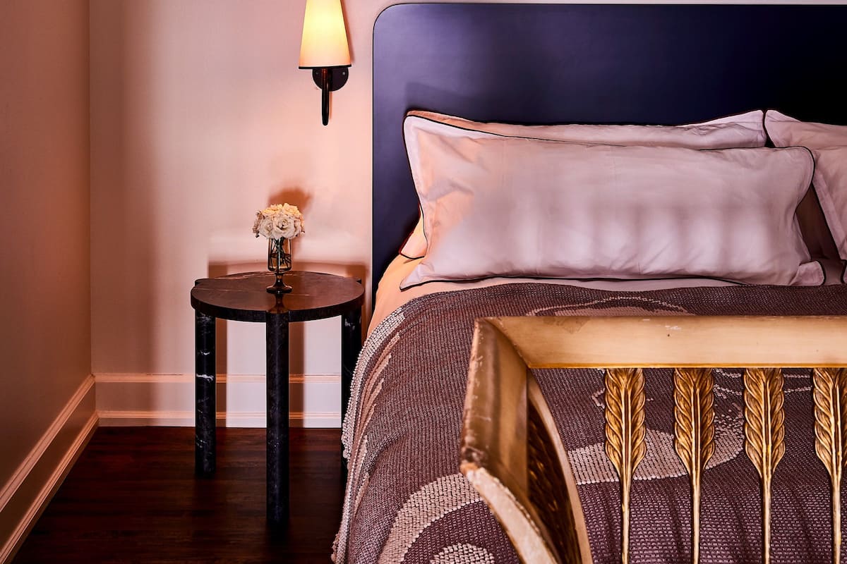 Frette Italian sheets, premium bedding, pillowtop beds, minibar