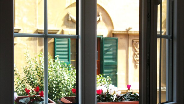 Unclassified image, 1 of 43, button - Bellissima Roma (Rome)