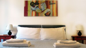 Unclassified image, 5 of 43, button - Bellissima Roma (Rome)