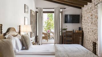 1 habitación, ropa de cama de alta calidad, cubrecamas y minibar