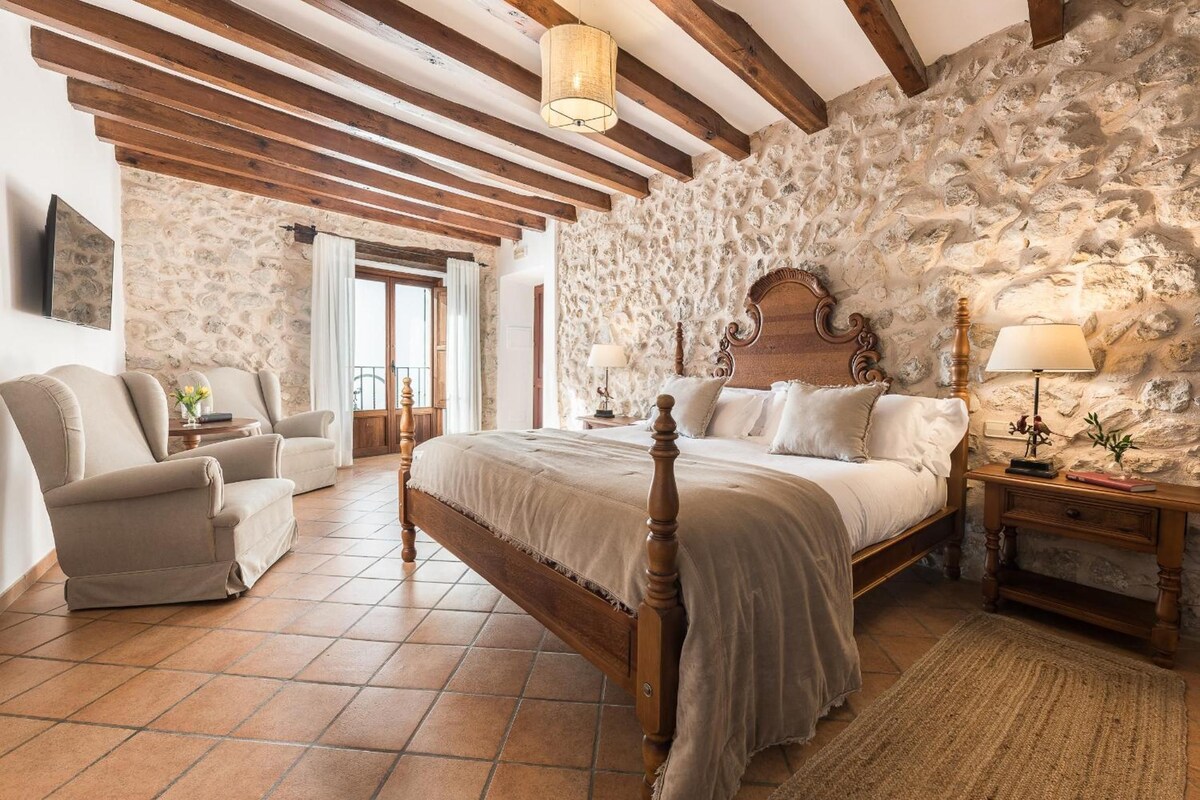 1 غرفة نوم وأغطية فراش متميزة وألحفة محشوة بالريش وميني بار