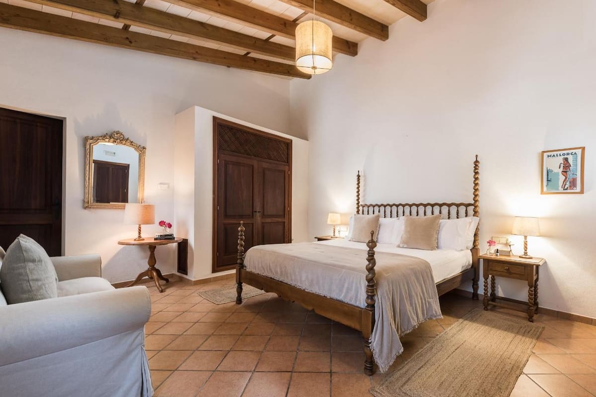 1 bedroom, premium bedding, down comforters, minibar