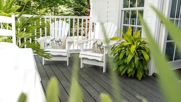 Luxury Studio Suite, 1 King Bed, Lake View (#1) | Terrace/patio