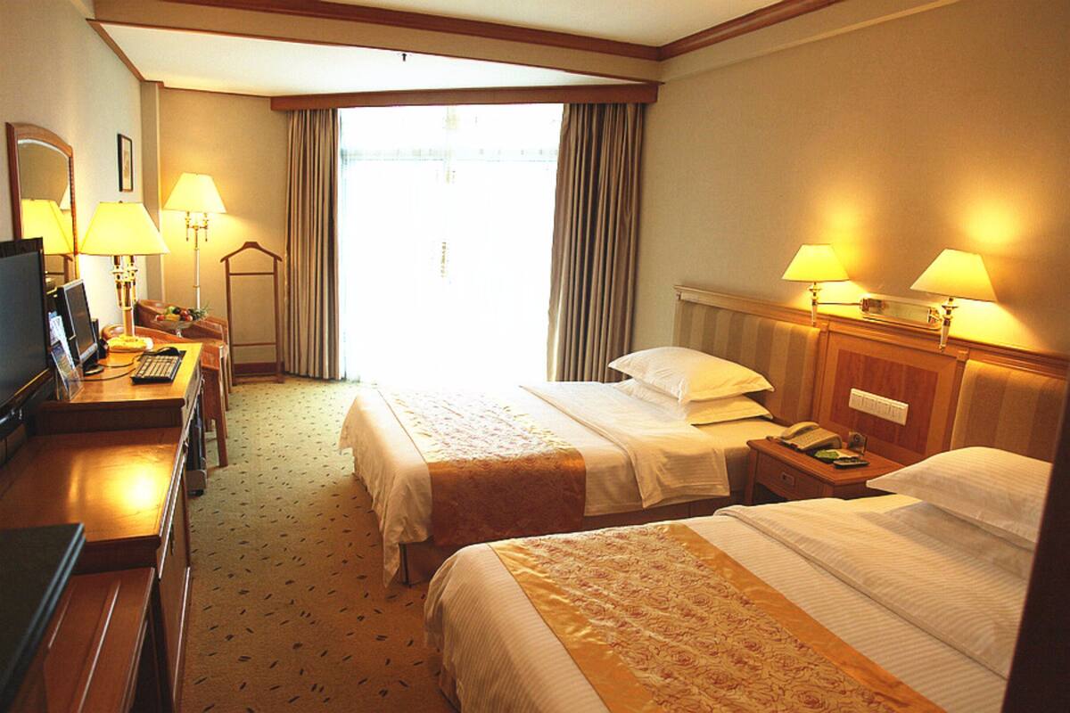 Standard Twin Room, Garden View | 1 bedroom, premium bedding, minibar, in-room safe