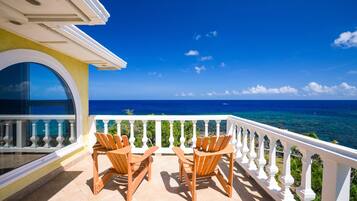 Casa, 4 quartos, vista para o oceano | Terraço/pátio