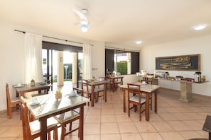 Desayuno continental incluido todos los días 