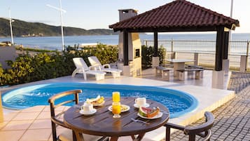 Outdoor pool, pool loungers