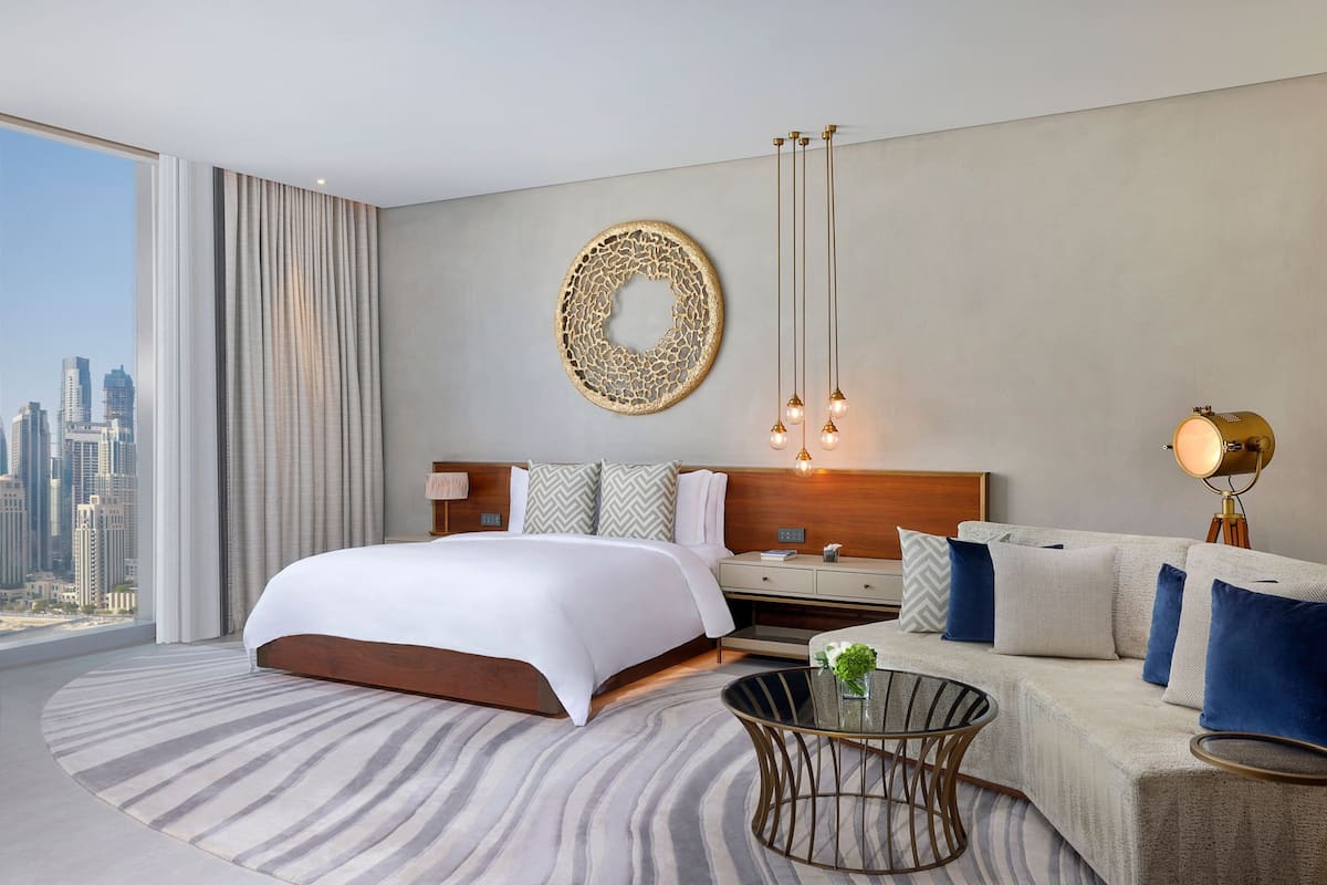 Deluxe Suite, 1 King Bed | 1 bedroom, premium bedding, pillowtop beds, minibar