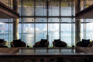 Serves dinner and happy hour - The St. Regis Downtown, Dubai (Dubai)