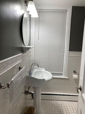 四人房, 私人浴室 (Room 1) | 浴室