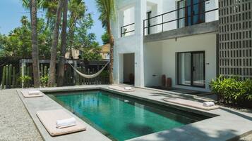 Outdoor pool, open 8:00 AM to 10:00 PM, sun loungers