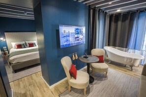Suite, 1 Queen Bed | Down duvets, minibar, in-room safe, desk - Hotel Indigo Milan - Corso Monforte by IHG (Milan)