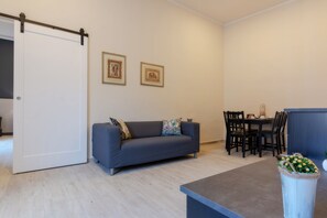Deluxe Condo, 1 Bedroom, Kitchen | Living room | Flat-screen TV - Mariella's House (Santa Maria Capua Vetere)