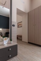 Deluxe Condo, 1 Bedroom, Kitchen | Premium bedding, minibar, in-room safe, desk