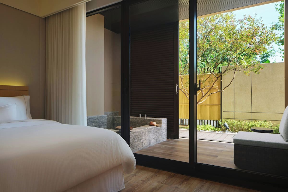 premium studio suite, 1 bedroom | 1 bedroom, premium bedding, down duvets, pillow-top beds