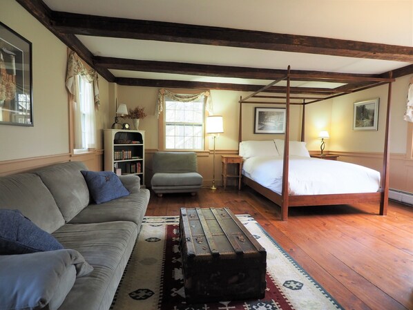 أغطية فراش متميزة وألحفة محشوة بالريش وأسرّة بطبقة علوية مريحة