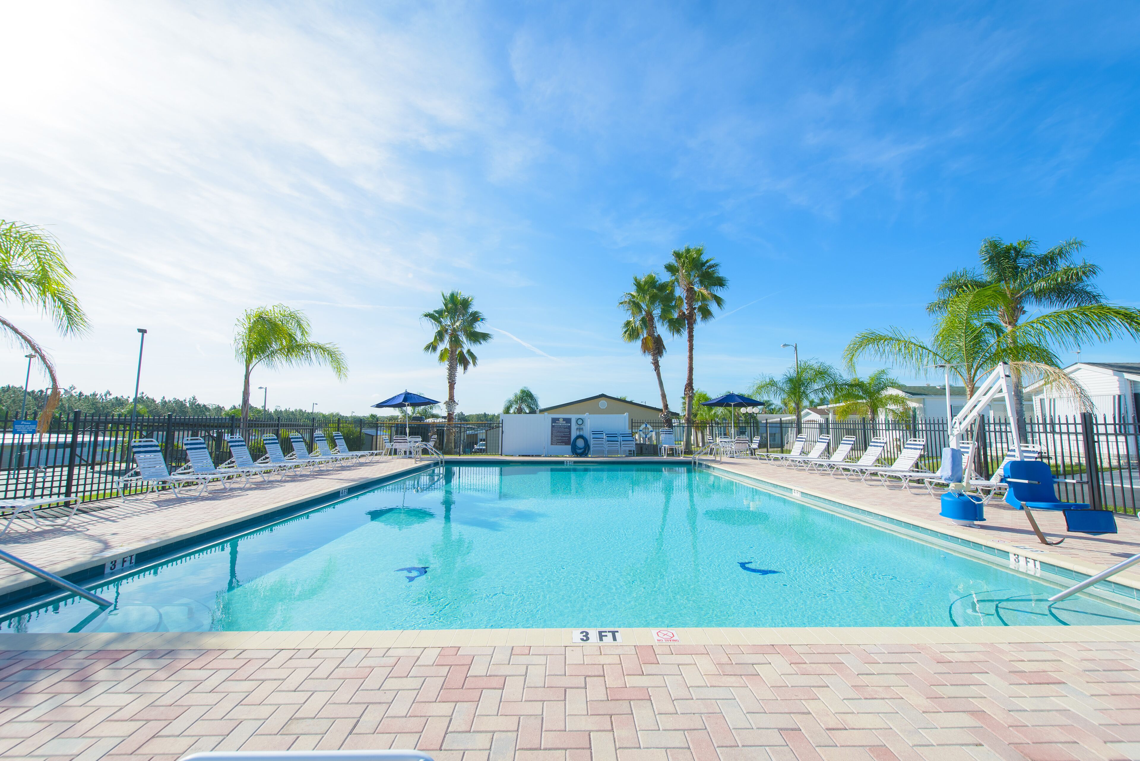 حمّام سباحة خارجي