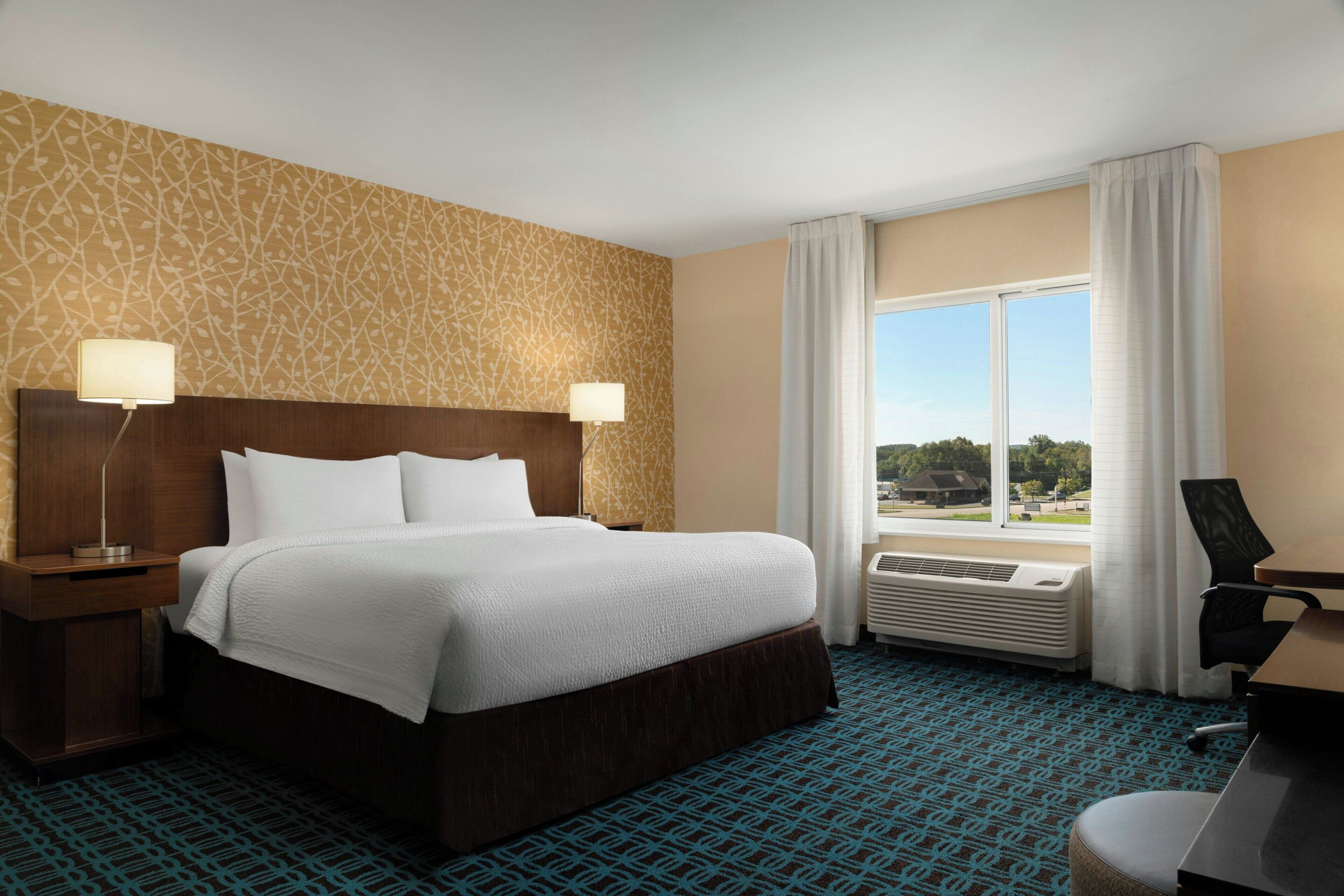 room, 1 king bed, non smoking | individually decorated, individually furnished, desk, blackout curtains