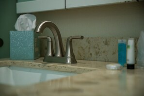 Comfort Studio, Private Bathroom (V) | Shared kitchen - Cottage on Armstrong (Lodi)