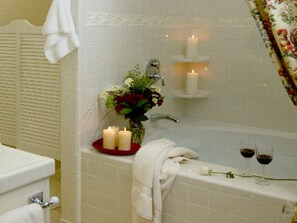 Standard Cottage, Ensuite (Vintner's) | Bathroom - Cottage on Armstrong (Lodi)