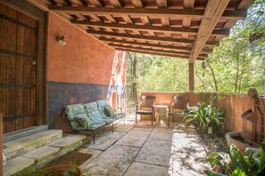 Classic Cabin, 1 Queen Bed, Jetted Tub (Spain) | Terrace/patio