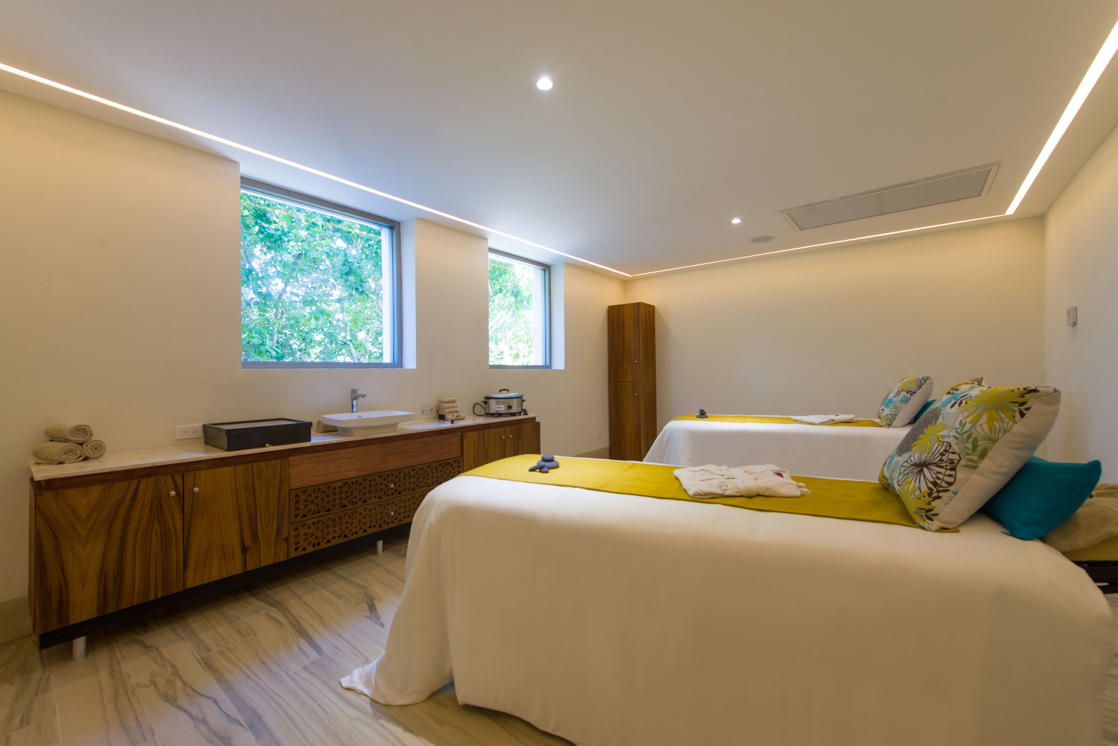 Couples treatment room(s), body treatments, aromatherapy