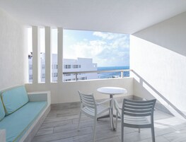 Habitación de lujo, 1 cama de matrimonio grande, vistas al mar | Terraza o patio