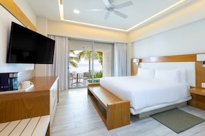 Chambre supérieure, 1 trÚs grand lit, piscine privée, vue sur la mer | Literie de qualité, coffre-fort, décor unique, ameublement unique